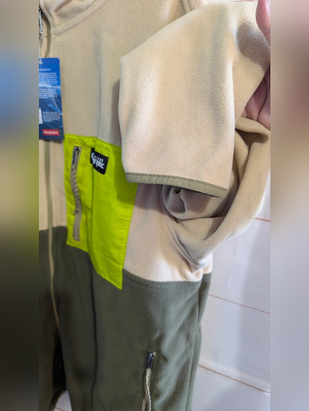 🆕 ❤️ Geographic Beige, Olive & Neon Yellow Chest Pocket Fleece Full Zip Size L - Picture 5 of 9